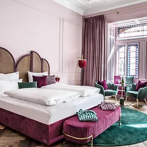 Hotel Josefine ****