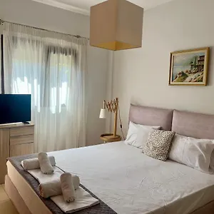 The House - & (adults Only) Πανσιόν